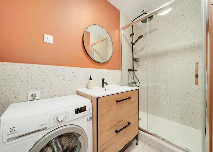 L'elegance Du Centre - Gare Congres - Parking - T3 Apartment